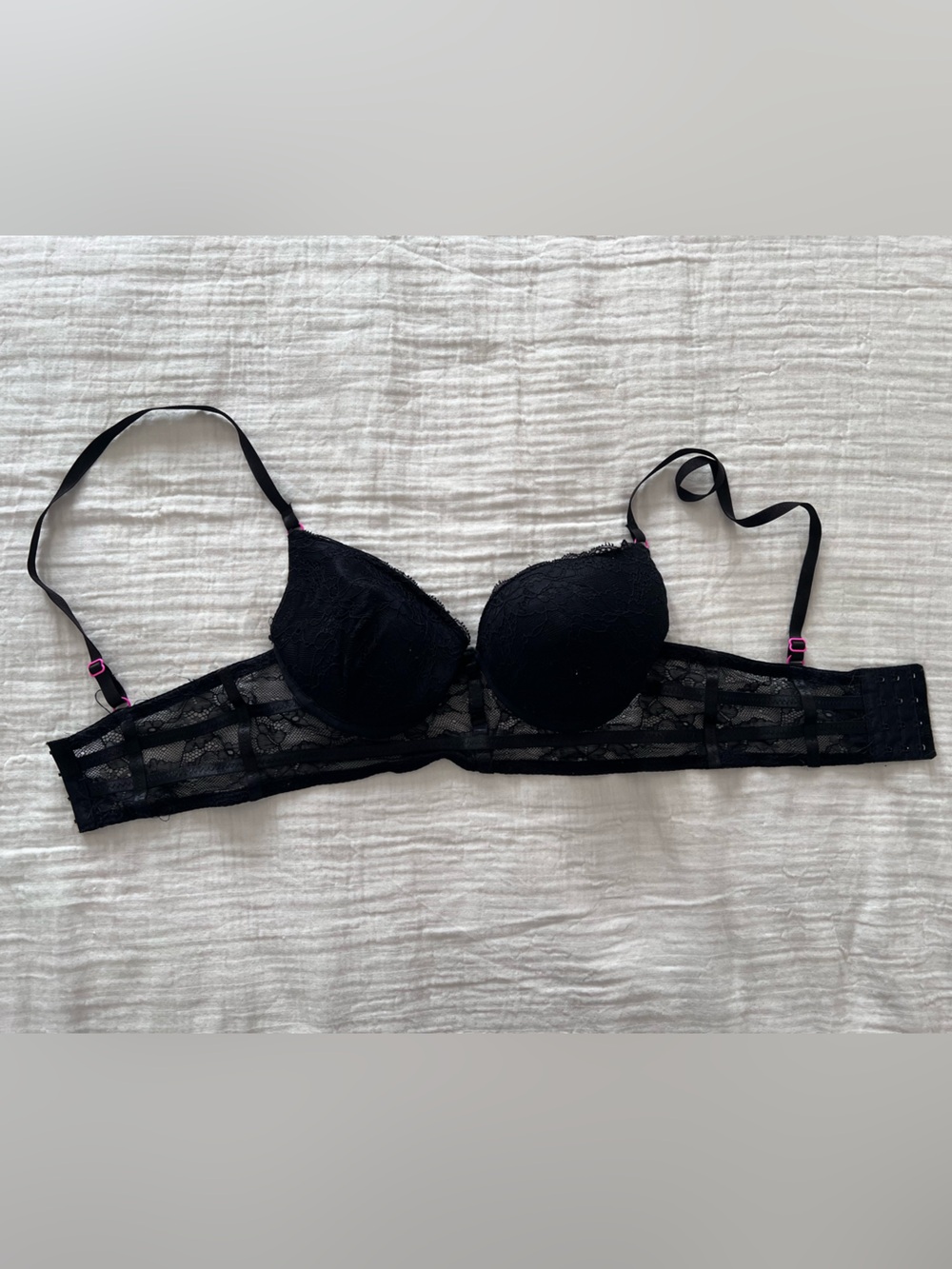 Black Lace Push-Up Bra - Women's Intimates